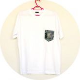 T - SHIRT BOLSO ESTAMPADO